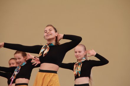 Uczestnicy pokazów tanecznych